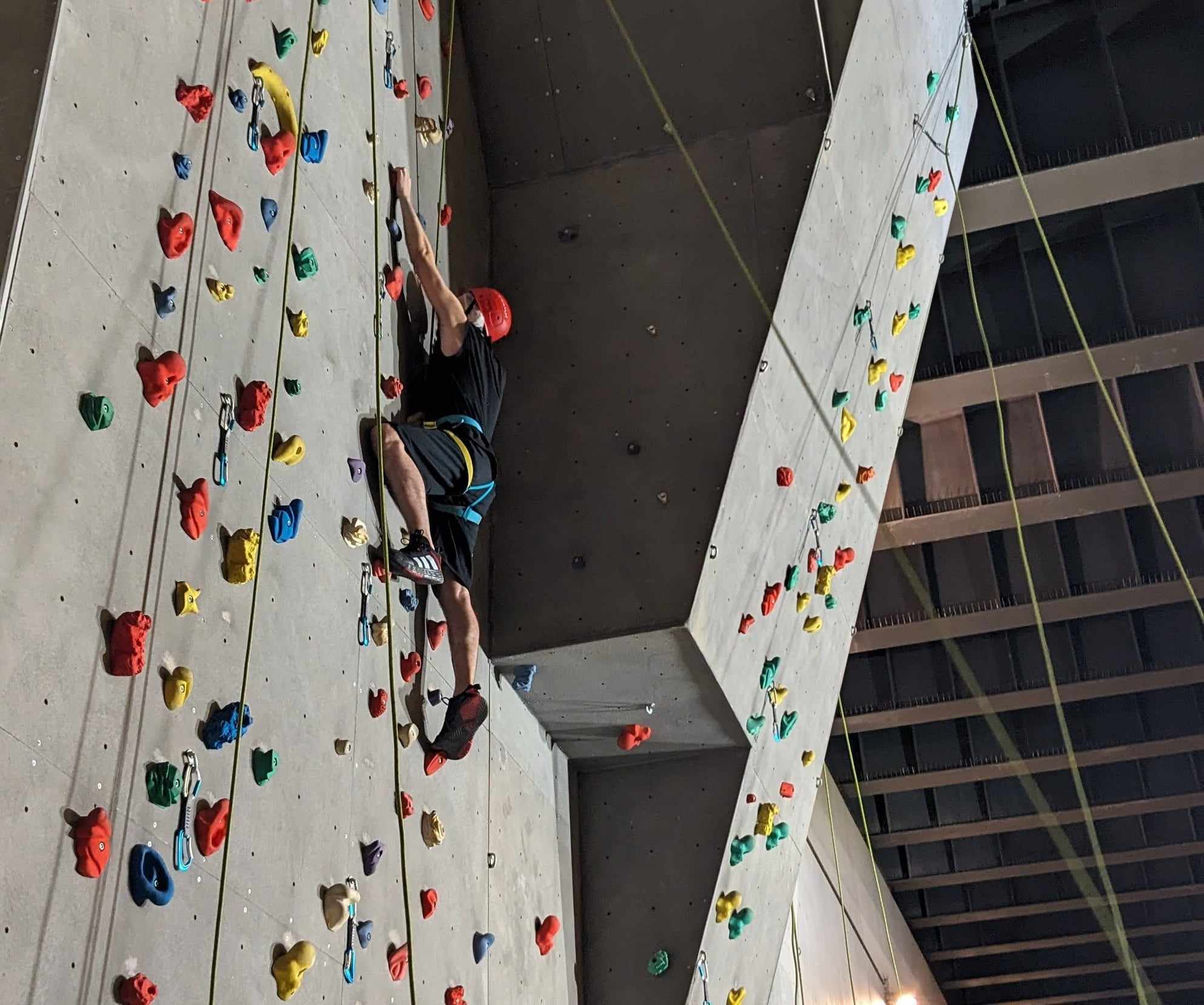 Ο Sorin ανεβαίνει τοίχο 10 μέτρων για την ασφάλεια του