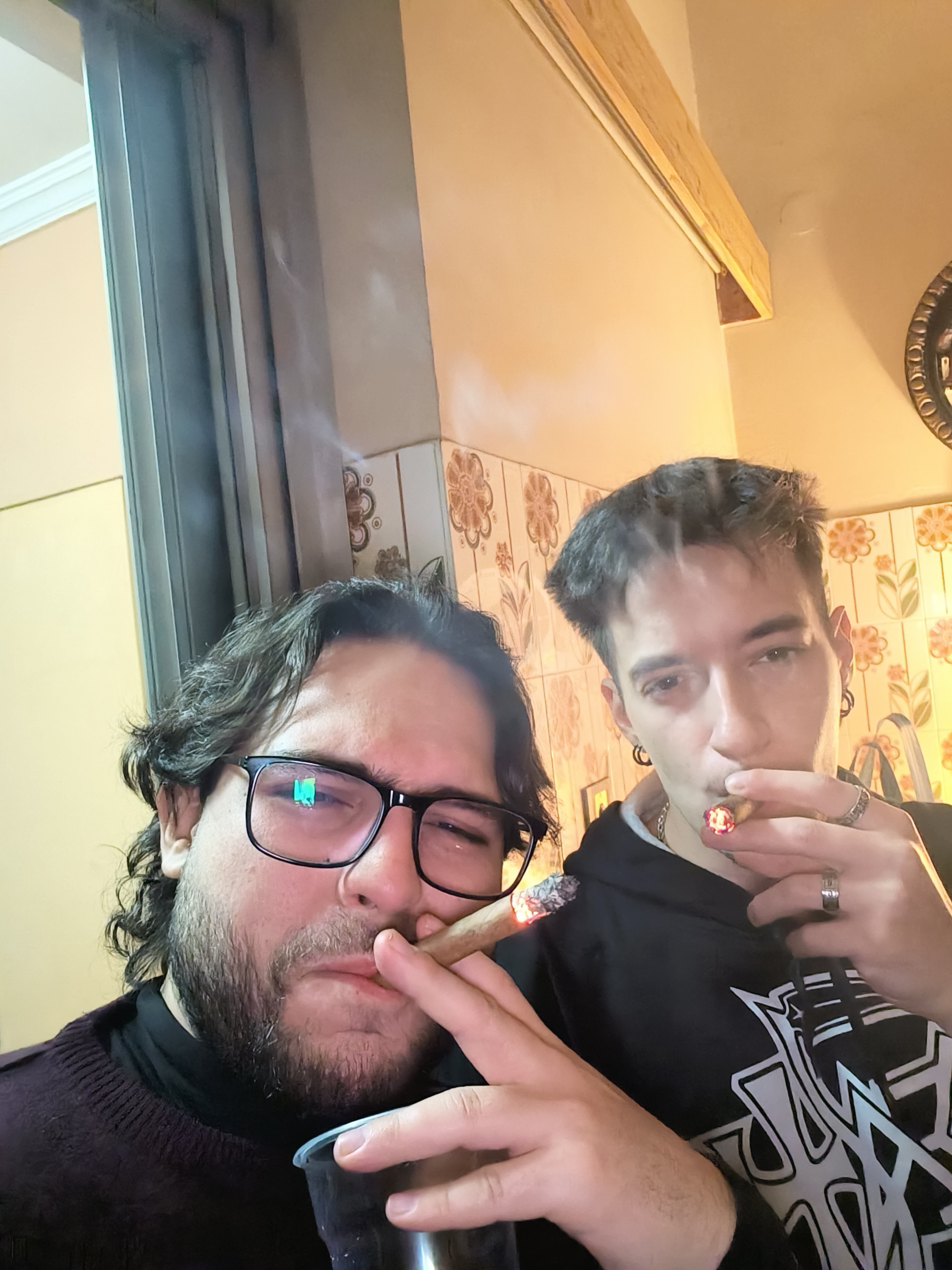 Πρόσφατη ανάρτηση απο το προηγούμενο παρτι απο τον προσωπικό λογαριασμό γνωστού κοινωνικού δύκτιου του Sorin